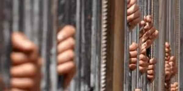 ضرب أطفال أحداث “كوم الدكة” وترحيلهم بعد رفضهم “التكدير”