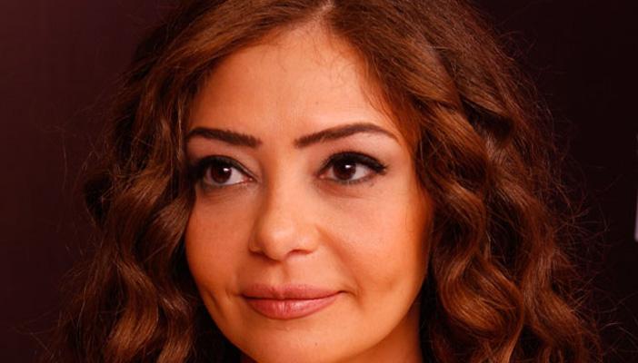 تشييع جثمان “ميرنا المهندس” وسط حضور عشرات الفنانين