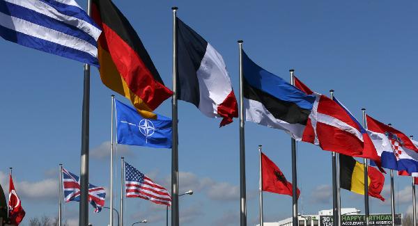 “الناتو”: “روسيا” تخترق القانون الدولي بحدود “أوكرانيا”