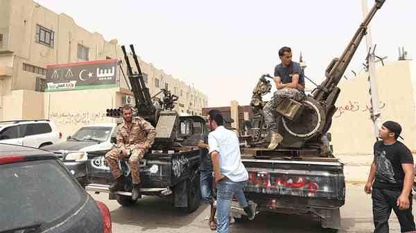 دول غربية وعربية تدعو الأطراف الليبية لوقف إطلاق النار