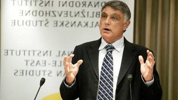 السفير الصهيوني يغادر القاهرة إلى تل أبيب