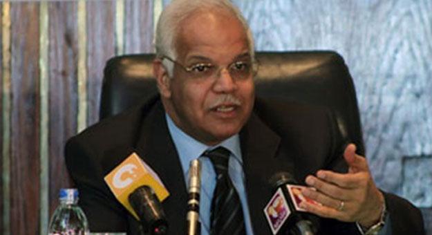 محافظ القاهرة يغادر حفلا لتكريم المتفوقين بعد انقطاع الكهرباء