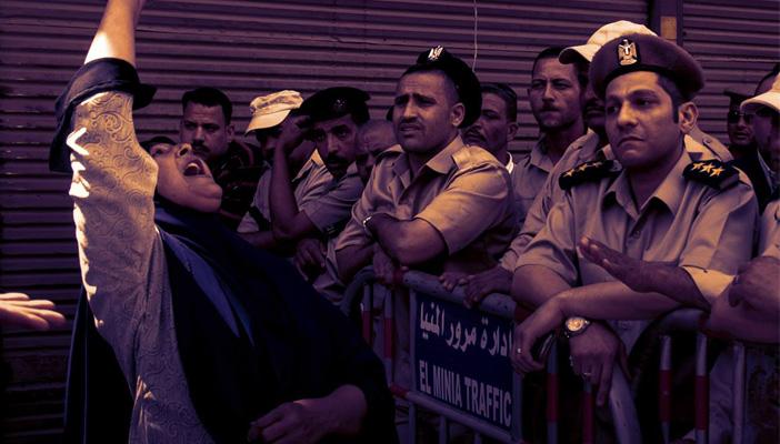 رواد مواقع التواصل الاجتماعي يردون على”مصر بتفرح” بـ 21 صورة