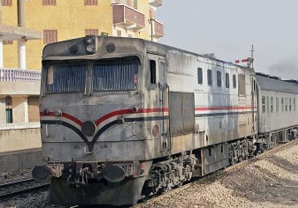 قطار مواد بترولية يخرج عن قضبان السكك الحديدية بالشرابية