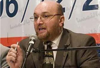 باحث فلسطيني: اسحبوا ملف المفاوضات من السيسي القاتل المجرم