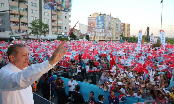 شعبية “أردوغان”  تحجز له منصب الرئيس قبل ساعات من الاقتراع