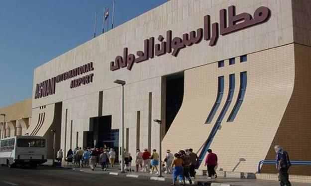 الكشف على الوافدين لـ”مطار أسوان” تخوفًا من  انتشار “إيبولا”