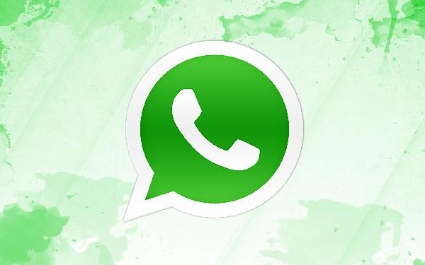 وزير الاتصالات ينفي حظر أو فرض قيود على الـ”واتس آب”