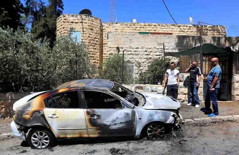 مستوطنون يحرقون مركبة شمالي الضفة الغربية