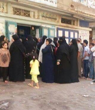 اشتباكات بالأسلحة البيضاء أمام مراكز التموين بالدقهلية