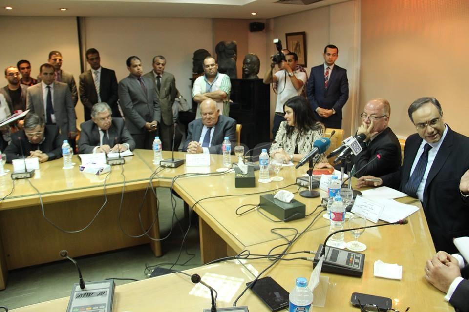 بكري: مبارك “سفلق” على تيران وصنافير.. ومفيد فوزي: قضية لا تهم الشارع