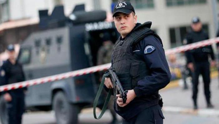 تركيا ترحل 4 أجانب يشتبه بانتمائهم لتنظيم الدولة