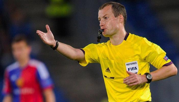 “كولوم” حكمًا للسوبر الأوروبي بين برشلونة وأشبيلية