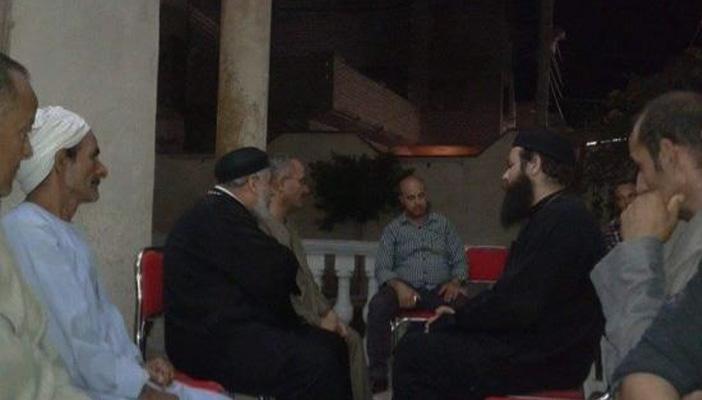 أقباط الصعيد يشاركون بكثافة في عزاء دربالة ويؤكدون: أسهم في وأد الفتن