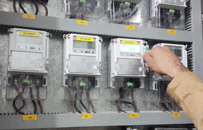 ضربات مزدوجة للمواطن المصري.. وأسعار الكهرباء تصعق الفقراء