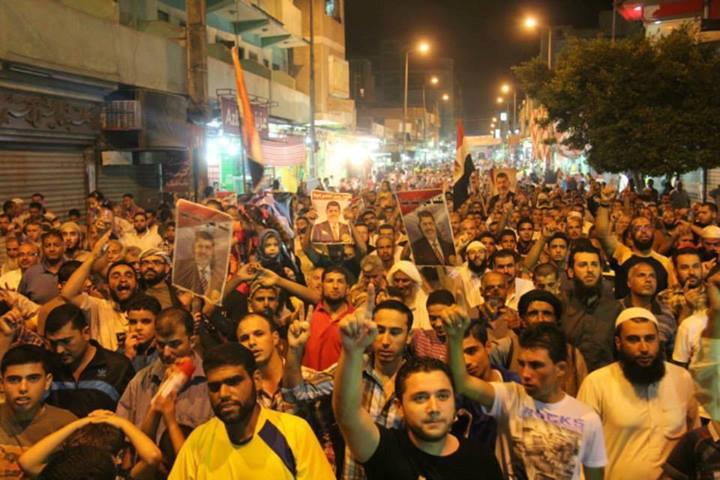 الآلاف يحتشدون أمام منصة “النصر” بسيناء رفضًا للانقلاب