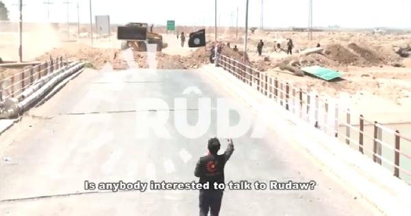 فيديو | قناة كردية تتحاور مع عناصر “داعش” على مشارف “أربيل”