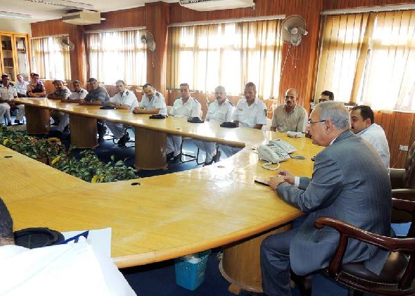 مدير أمن السويس يجتمع مع أفراد الشرطة