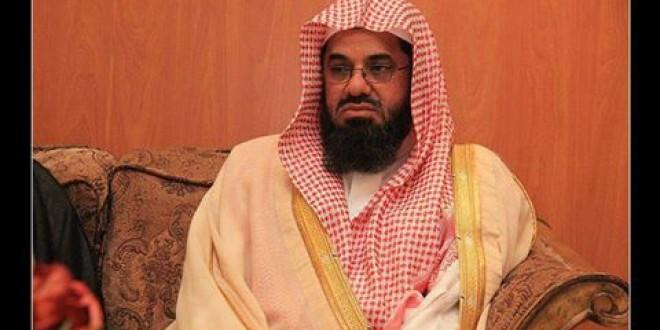 إمام الحرم المكي يشبه الانقلابيين بفرعون وبوش