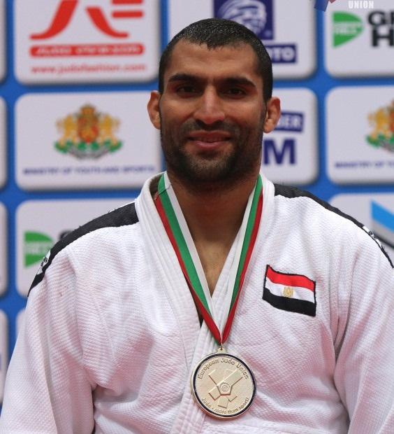 أحدثهم الشهابي.. 14 رياضي مصري قبلوا اللعب مع الصهاينة