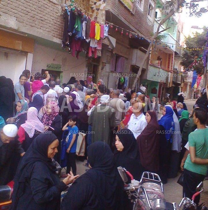 ازدحام شديد أمام منافذ بيع التموين بالشرقية