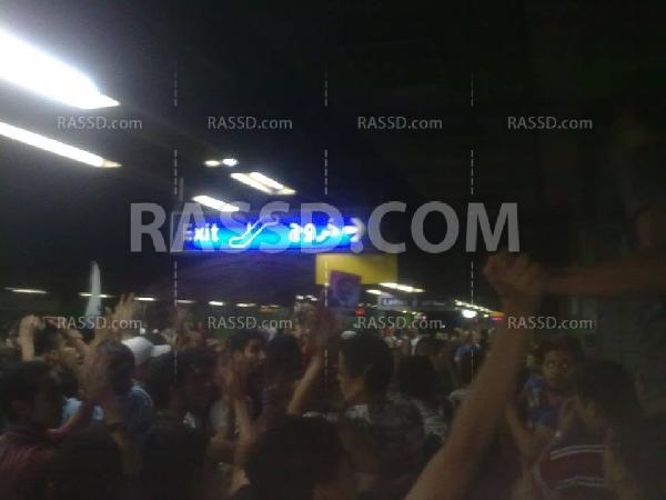 وقفة لشباب “حركة 18” بـ “الشهداء”دعماً للشرعية