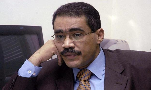 مذيع الجزيرة يحرج ضياء رشوان على الهواء