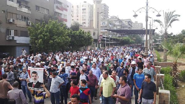 مسيرة حاشدة من مسجد السلام إلى رابعة