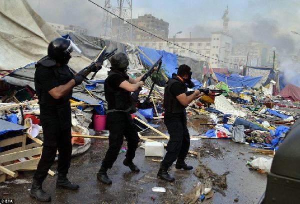 نشطاء تويتر في ذكرى المذبحة: من يحاسب القتلة؟