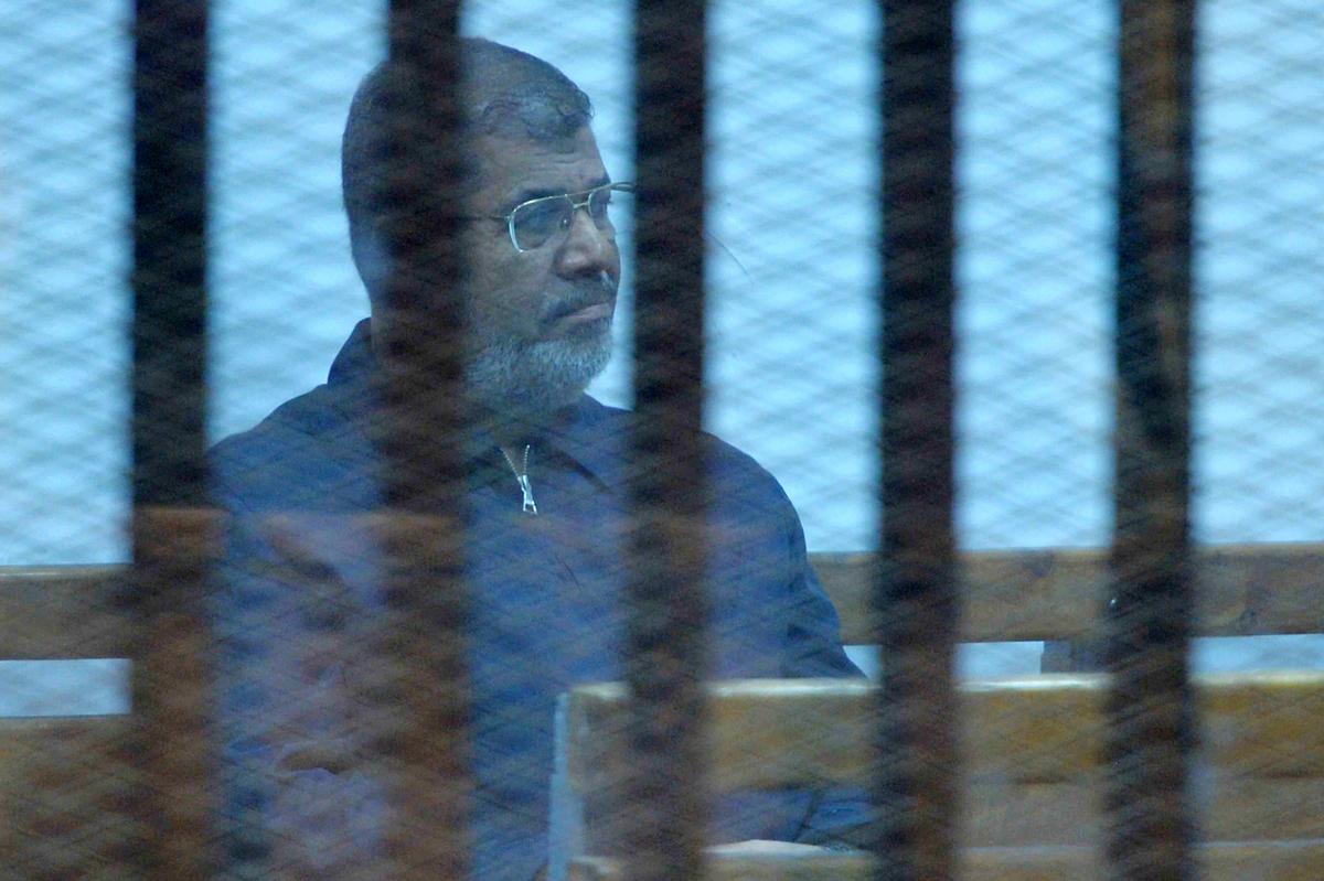 دفاع مرسي يودع أسباب الطعن على أحكام قضيتي التخابروالهروب بالنقض