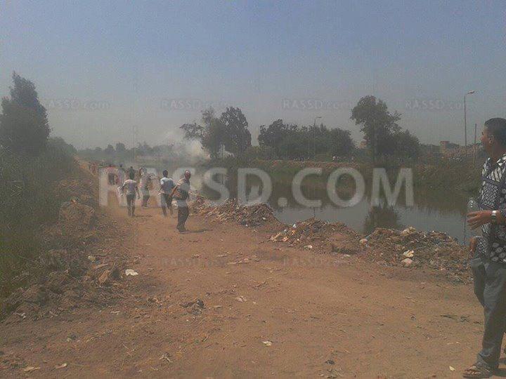 أهالي قرية مرسي يصدون هجمات الشرطة بالغاز والحي