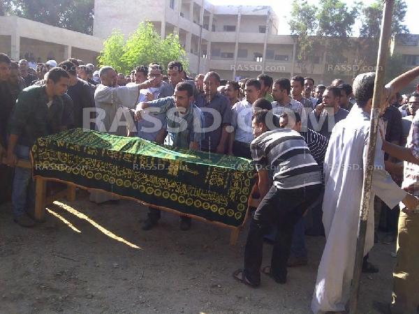 أهالي “الشواولة” بسوهاج يشيعون جنازة شهيد رابعة