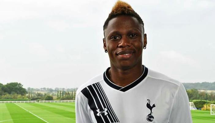 رسميا.. تشيلسي يتعاقد مع مدافع أوجسبورج