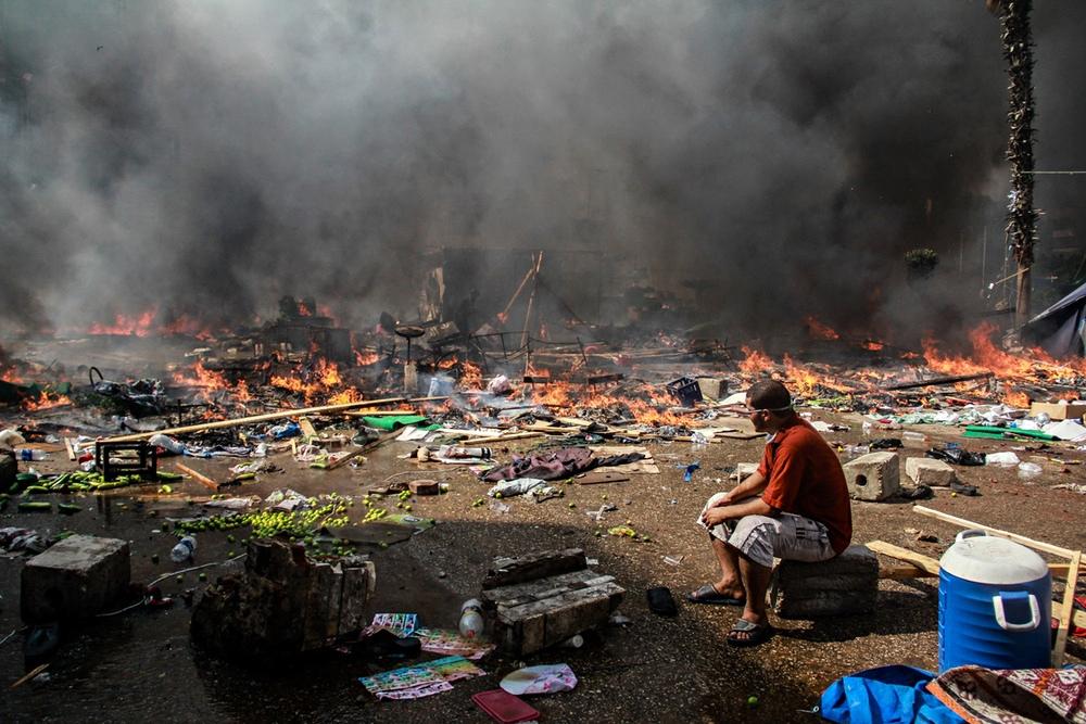 شعبُ معدم على سكة الإعدام – سيف الدين عبد الفتاح