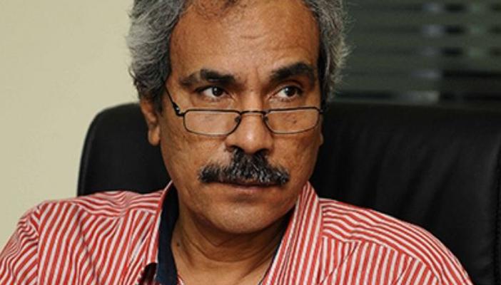 “الكردوسي” يصفي حساباته مع صحفيي “الوطن”