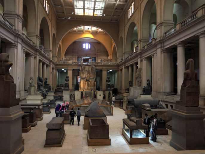 نهب 1040 قطعة أثرية من متحف ملوي