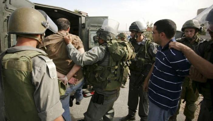 الجيش الإسرائيلي يعتقل 8 فلسطينيين في الضفة الغربية