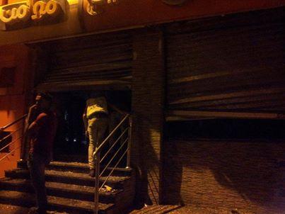 بلطجية المنوفية  يحطمون المحلات بحجة الإخوانية