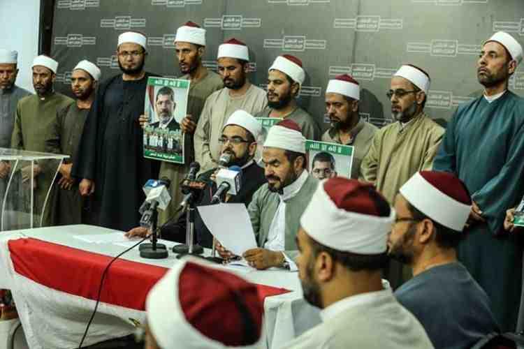 “علماء ضد الانقلاب” تدعو الشعب لمواصلة ثورته