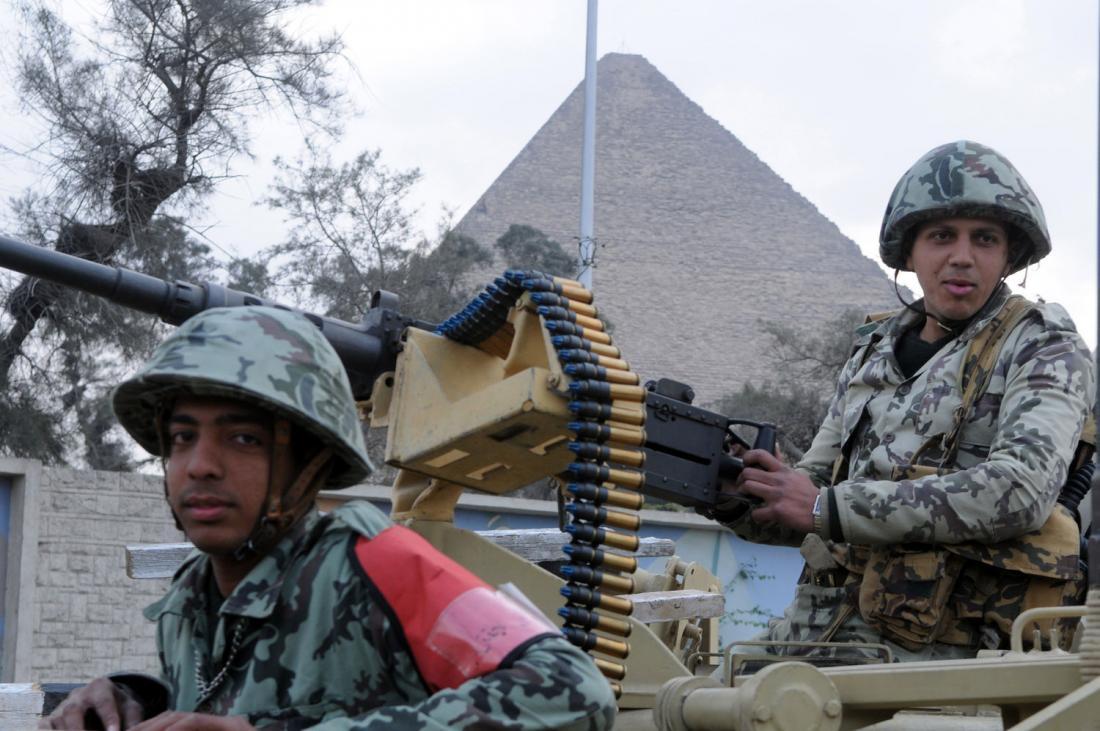 بسبب الفشل الأمني.. تراجع عدد السياح من 14.7 إلى 6.06 ملايين سائح