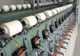 عمال غزل السويس يضربون عن العمل