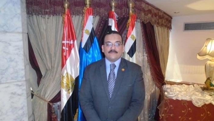 نقيب العاملين بالنظافة يطالب السيسي بإنشاء وزارة التجميل وإنتاج الطاقة