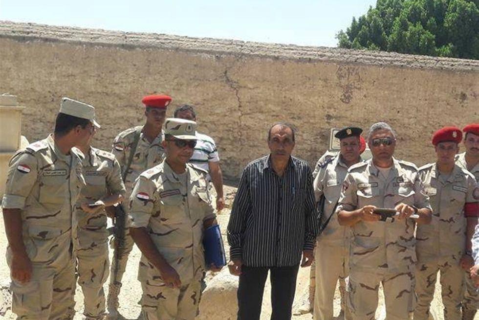 وفد عسكري يعاين مقبرة “عبدالحكيم عامر” دون معرفة السبب