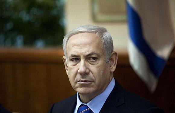 “نتنياهو” يتوعد “حماس” جراء مقتل طفل صهيوني