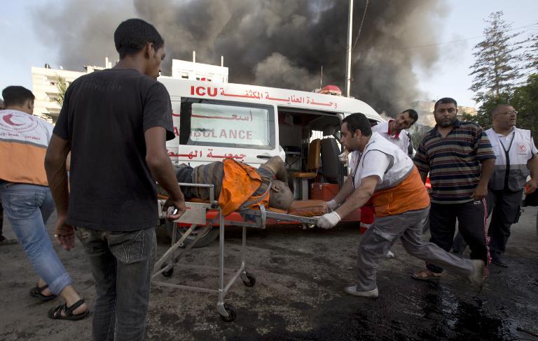 إصابة 40 فلسطينيا في قصف استهدف منزلا بغزة