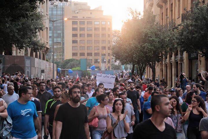 5 فيديوهات تشرح لك لماذا طالب اللبنانيون بإسقاط النظام؟