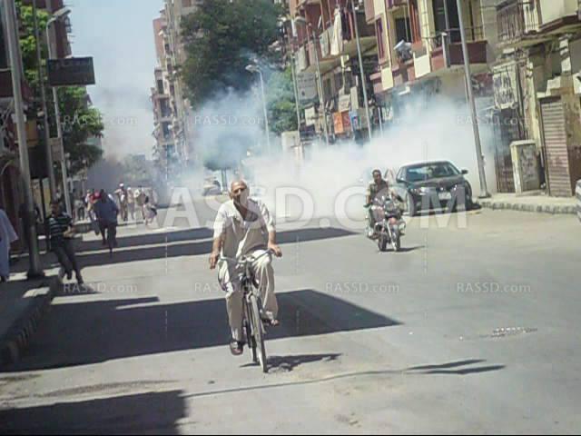 أمن أسيوط يعتدي على مسيرة رافضى الانقلاب بالغاز والخرطوش