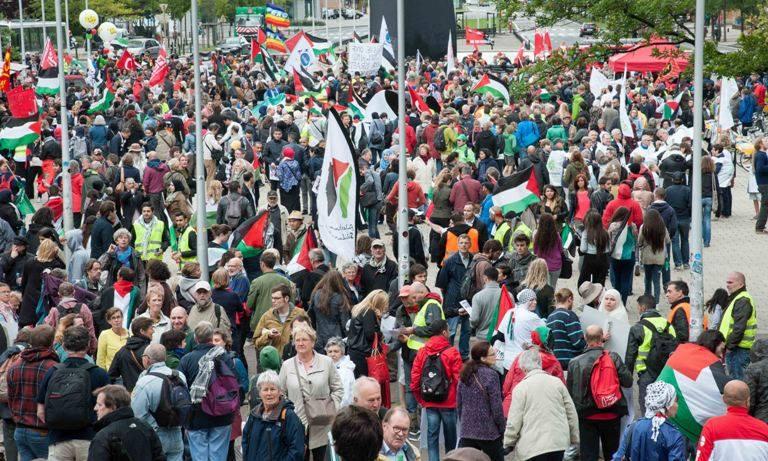 تظاهرة بـ”بروكسل” تضامناً مع فلسطين