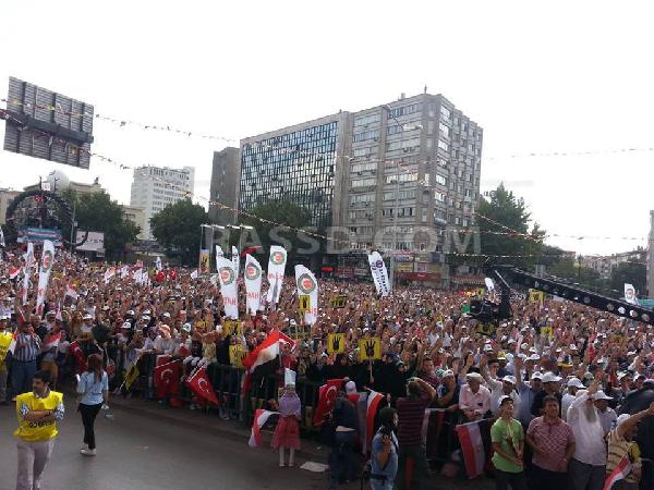 مظاهرات حاشدة بتركيا تنديداً بـ «مجازر الانقلابيين»