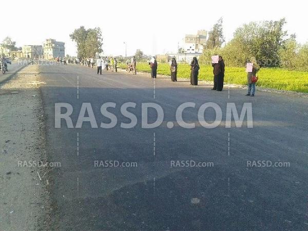 سلسلة بشرية في”الجمالية” بالدقهلية